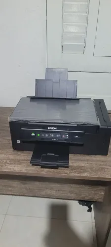 Vendo uma Impressora Wi-Fi e Bluetooth EPSON modelo L395 semi novo.