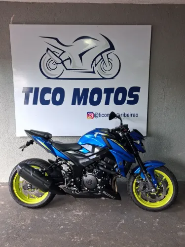 SUZUKI GSX-S 2022