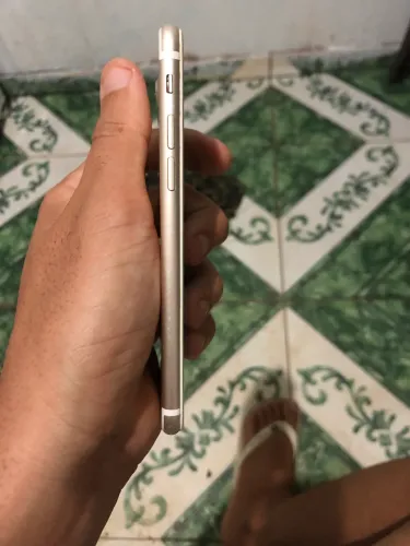 Vendo iPhone 7 todo original 