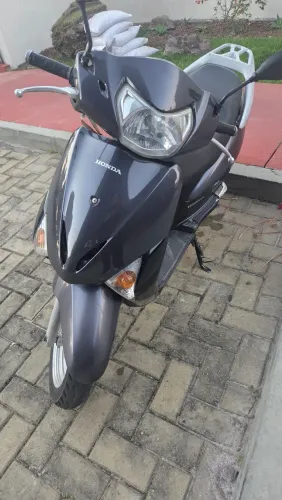 Vendo uma Moto Lead 110