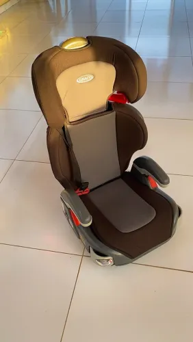 Cadeirinha de criança para carro
