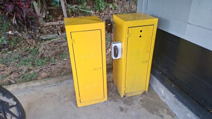 Vendo cancelas em bom estado pequenos reparos 