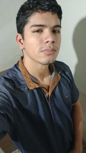Faço de tudo um pouco sei cozinhar lavar limpa faze pequenos serviço como reparos etc