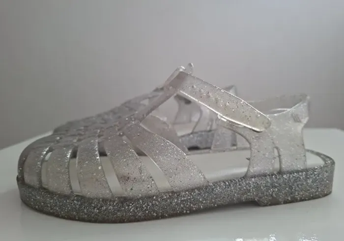 Mini Melissa prata n. 32 (pouco usada) 