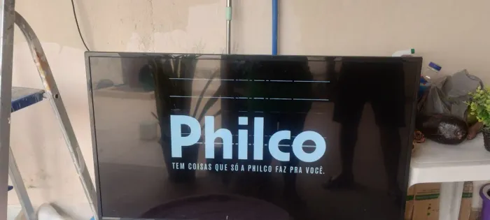 Vendo uma tv smart de 39 polegadas filco ela está funcionando mais tem um pequeno defeito 