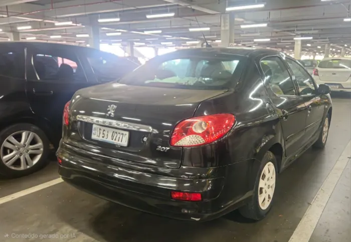 Peugeot 207 Sedan Passion XR 1.4 Flex 8V 4P 2013