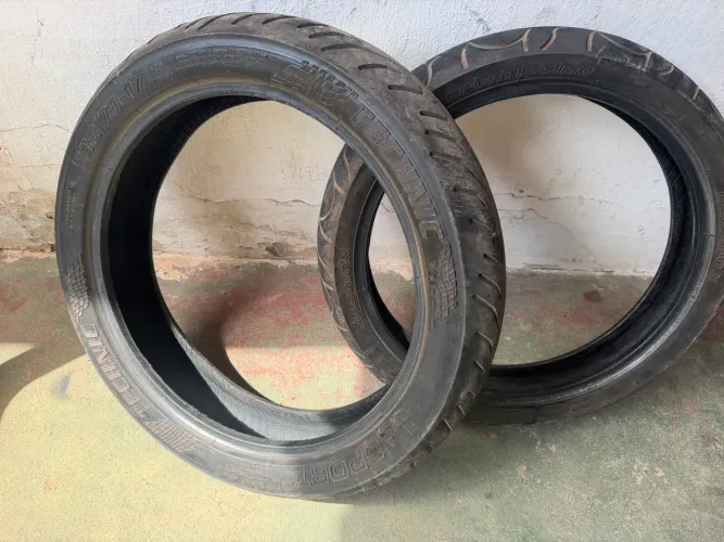 Vendo dois pneus Cb300 130,00 os 2 Aro 17