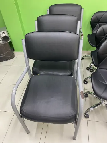 Cadeiras de ferro e estufado