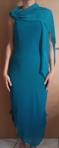 VESTIDO VERDE COM CHALE VESTE ATÉ TAMANHO 40 FESTA CASAMENTO FORMATURA USADO UMA VEZ