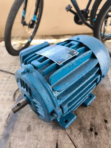 Motor Weg 0,5 CV Trifásico