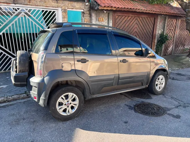 Fiat Idea Adv./ Adv.lock.dualogic 1.8 Flex 5P 2013
