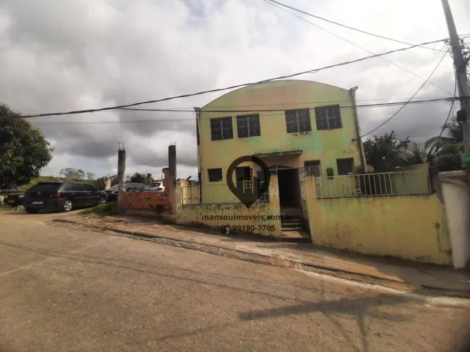 Galpão e terreno com 320 mts a venda em Santíssimo