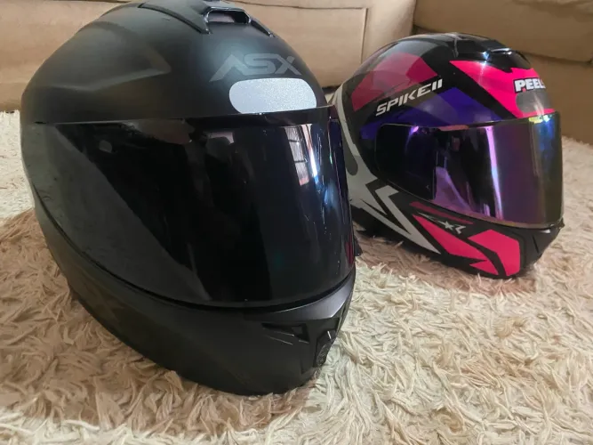 Torra ! Vendo dois capacetes 900