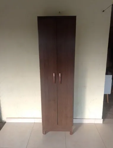 Sapateira/ Multi uso com pés de duas portas novinhas montada já!!!