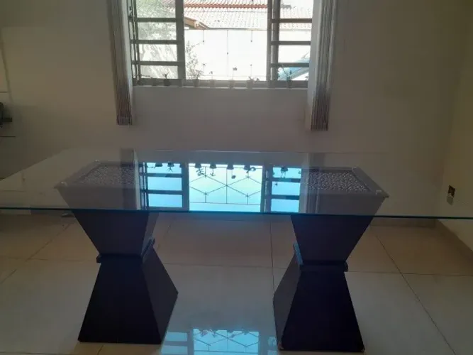 Mesa de vidro para 6 lugares