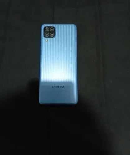 Samsung m12 usado