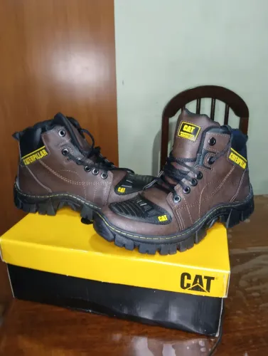 Bota CAT