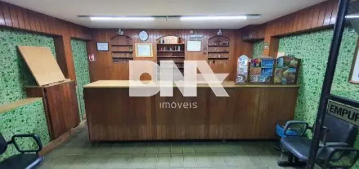 Loja - / Comercial / Catete