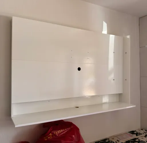 PAINEL DE TELEVISÃO - QUARTO ou SALA