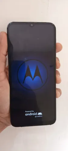 Moto E20 32GB semi novo