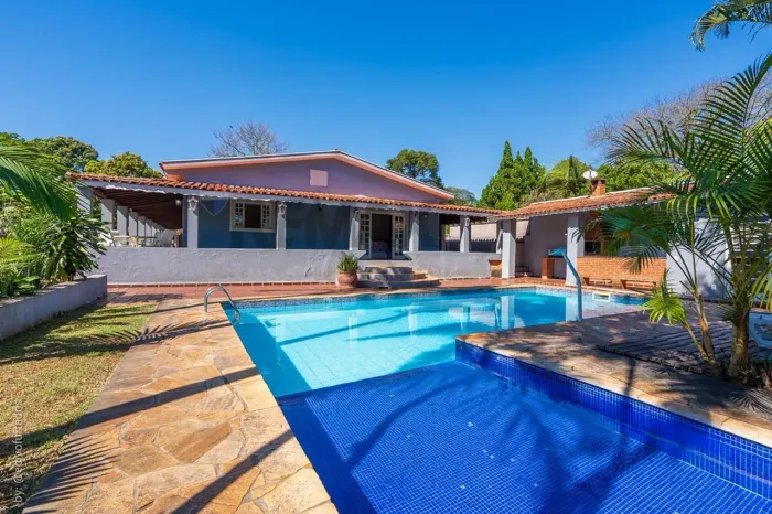 RE/MAX VENDE | Casa térrea, avarandada, com 491 m² em terreno de 1.000 m² R$ 1.140.000,00
