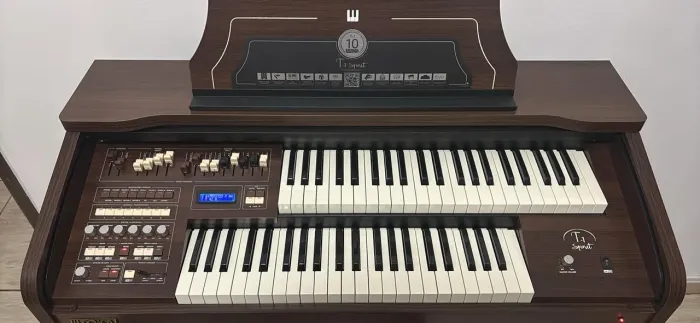 Órgão Tokai T1 Spinet