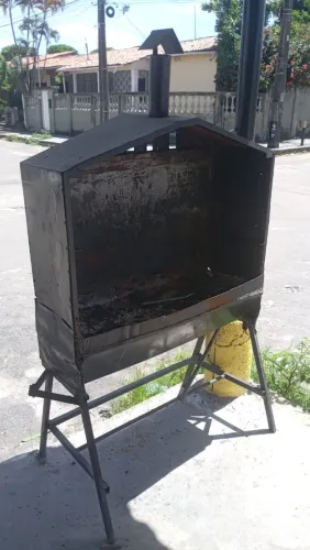 Churrasqueira pra espetinhos