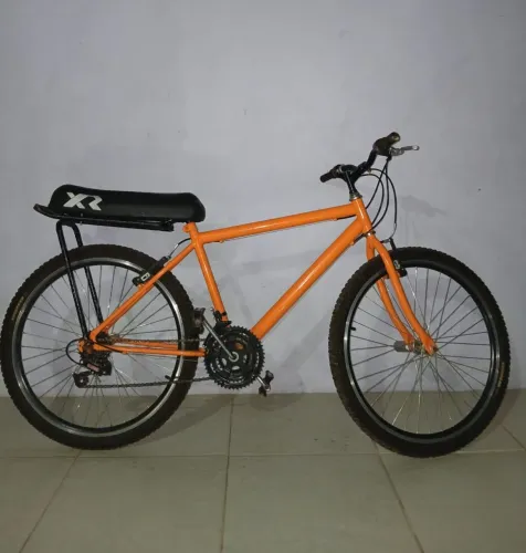 Vendo bicicleta montadinha aro 26 valor 600 reais