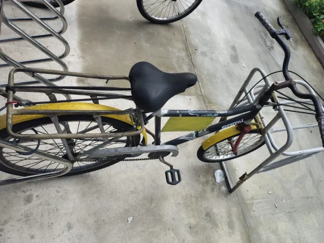 Bicicleta de carga em perfeito estado
