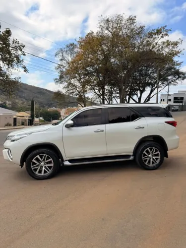 Toyota Hilux SW4 SRX 4X4 2.8 TDI 16V Dies. Aut. 2019