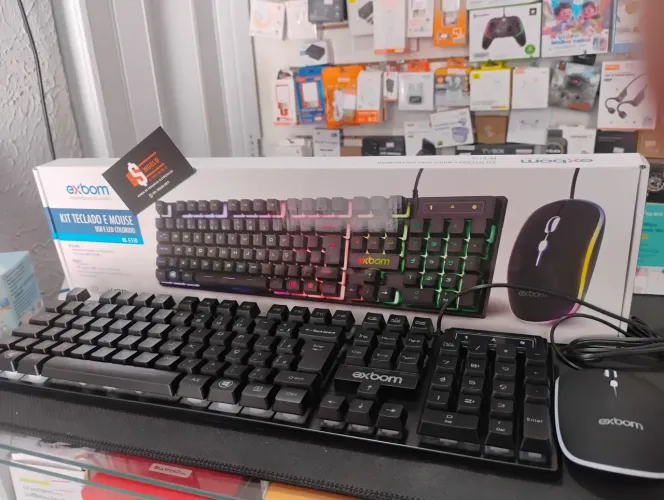 Kit de teclado com mouse