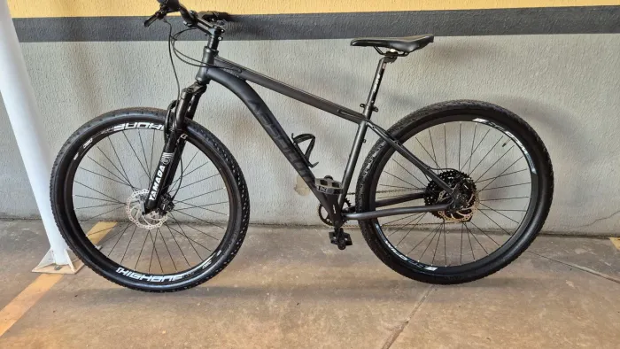 **Bike MTB 29 Absolute Nero | SunRace 9v | Pneus Michelin | Freio Disco**