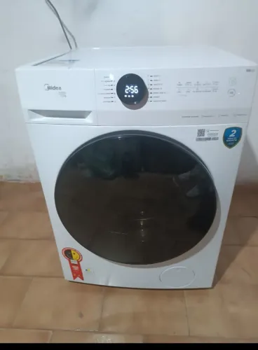 Maaquina de lavar e secar Midea 12kg