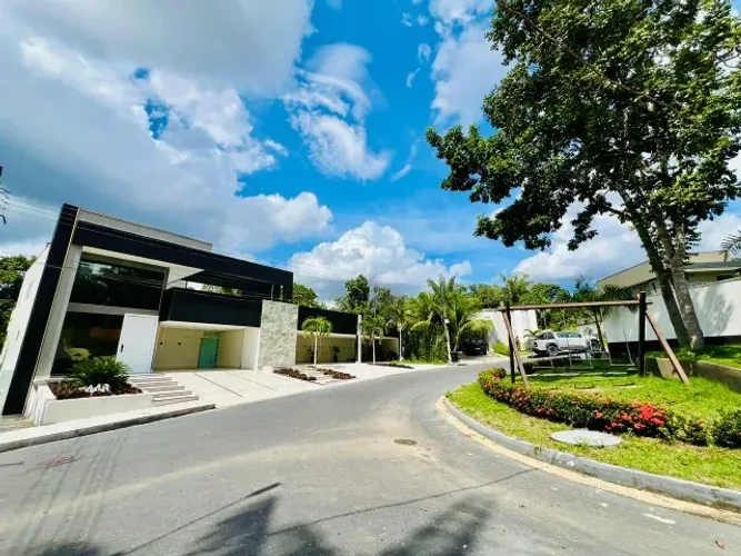 Locação Casa de Luxo Ponta Negra, 5 Quartos, Salão de Festa, Piscina, Garagem 10 Carros.