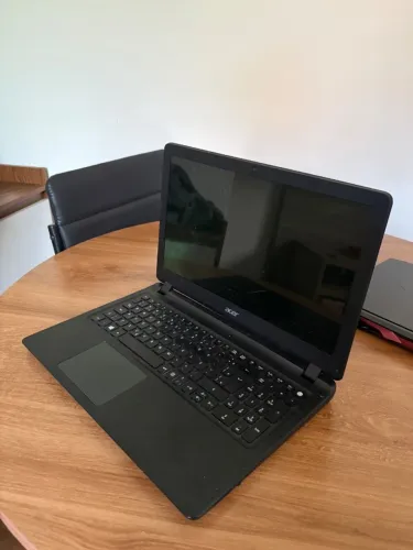 Acer Aspire ES1-572 USADO