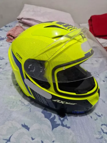 Capacete a venda