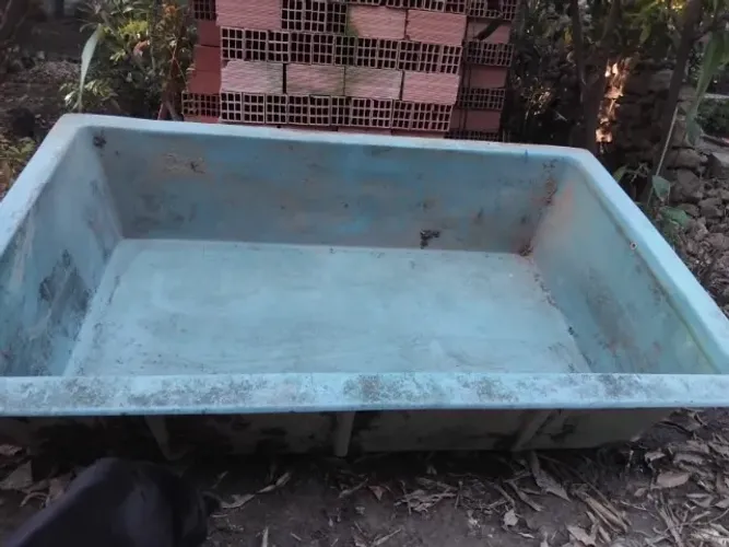 Piscina usada em fibra - 2,25 X 1,25 m com 13 cm borda e 0,60 cm profundidade