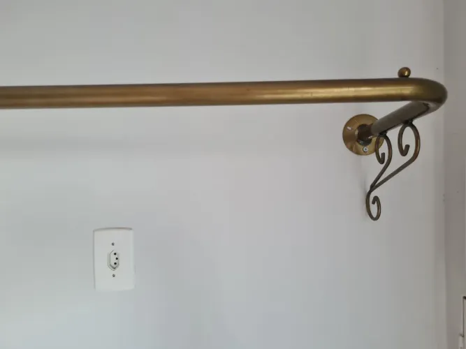 Arara de parede