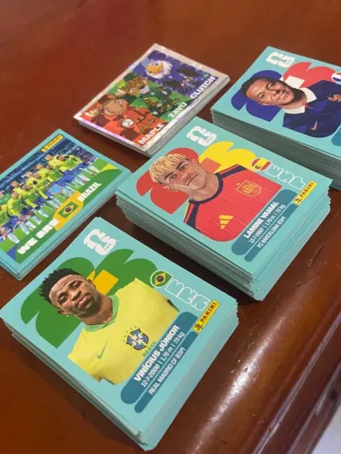 Lote 400 figurinhas da copa