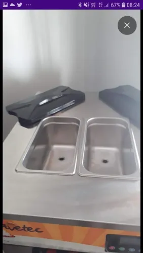 Vendo máquina de sorvete, expresso açai e Frozen yogurt.Com conservação noturna.