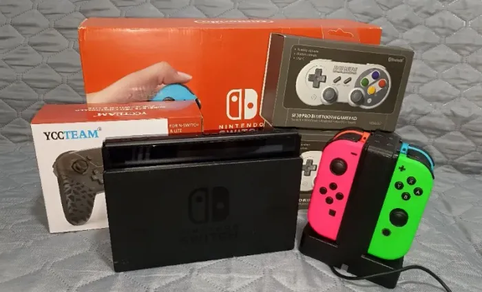 Nintendo Switch V2 Nacional + 4 Joy-Cons + 2 Controles + 128GB