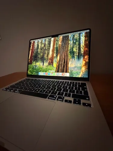 MacBook air M4 16bg/512gb