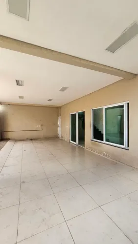 ALUGO CASA DÚPLEX NO BAIRRO BELA VISTA, 04 QUARTOS, SENDO 02 SUITES E 01 SUITE MASTER.