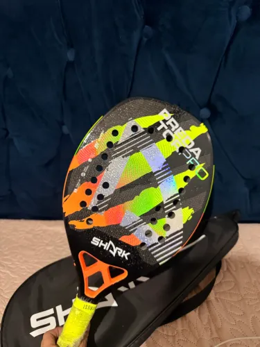Raquete de Beach Tennis Shark Predator Pro 22mm 2025