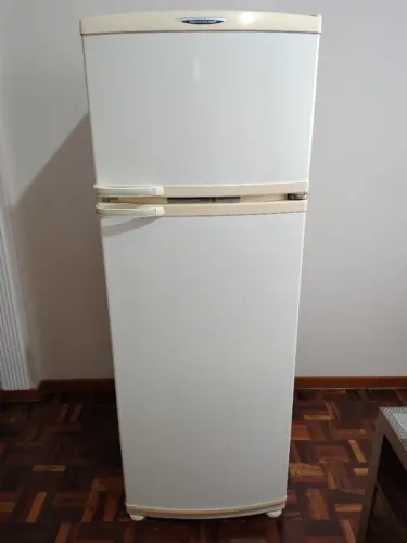 Geladeira 320L Brastemp BRM33 Frost-Free - NÃO GELA