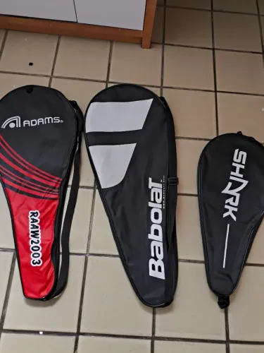 3 CAPAS DE RAQUETES POR 90$