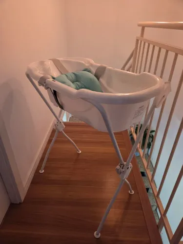 Banheira Bebê Com Suporte e Almofada Tutti Baby Cor Branco