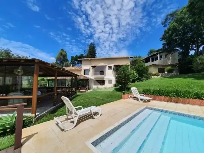 Casa para venda com 5 quartos, 1383m² - Araras - Petrópolis/RJ