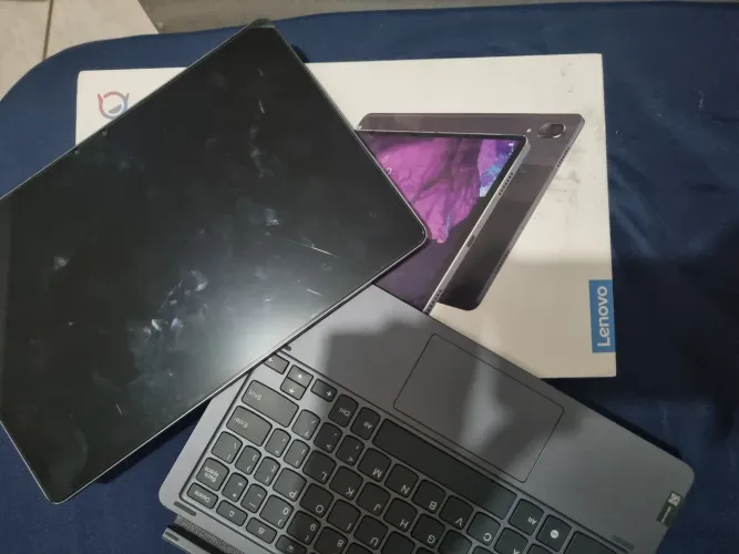 Tablet Lenovo p11 pro oled com defeito na tela