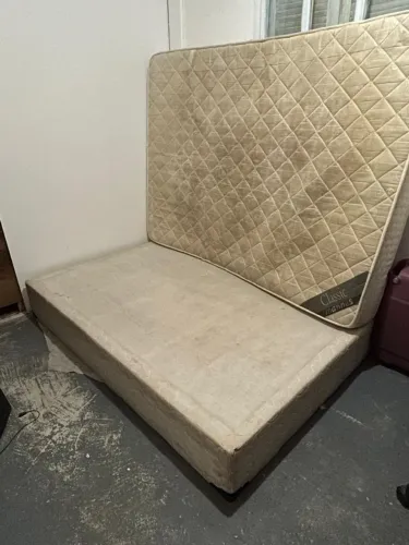 Base para colchao casal + colchão de casal